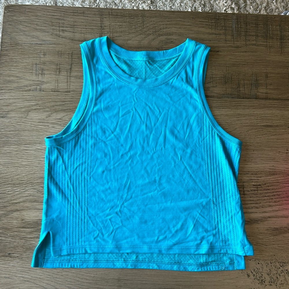 lululemon train to be tank size 4